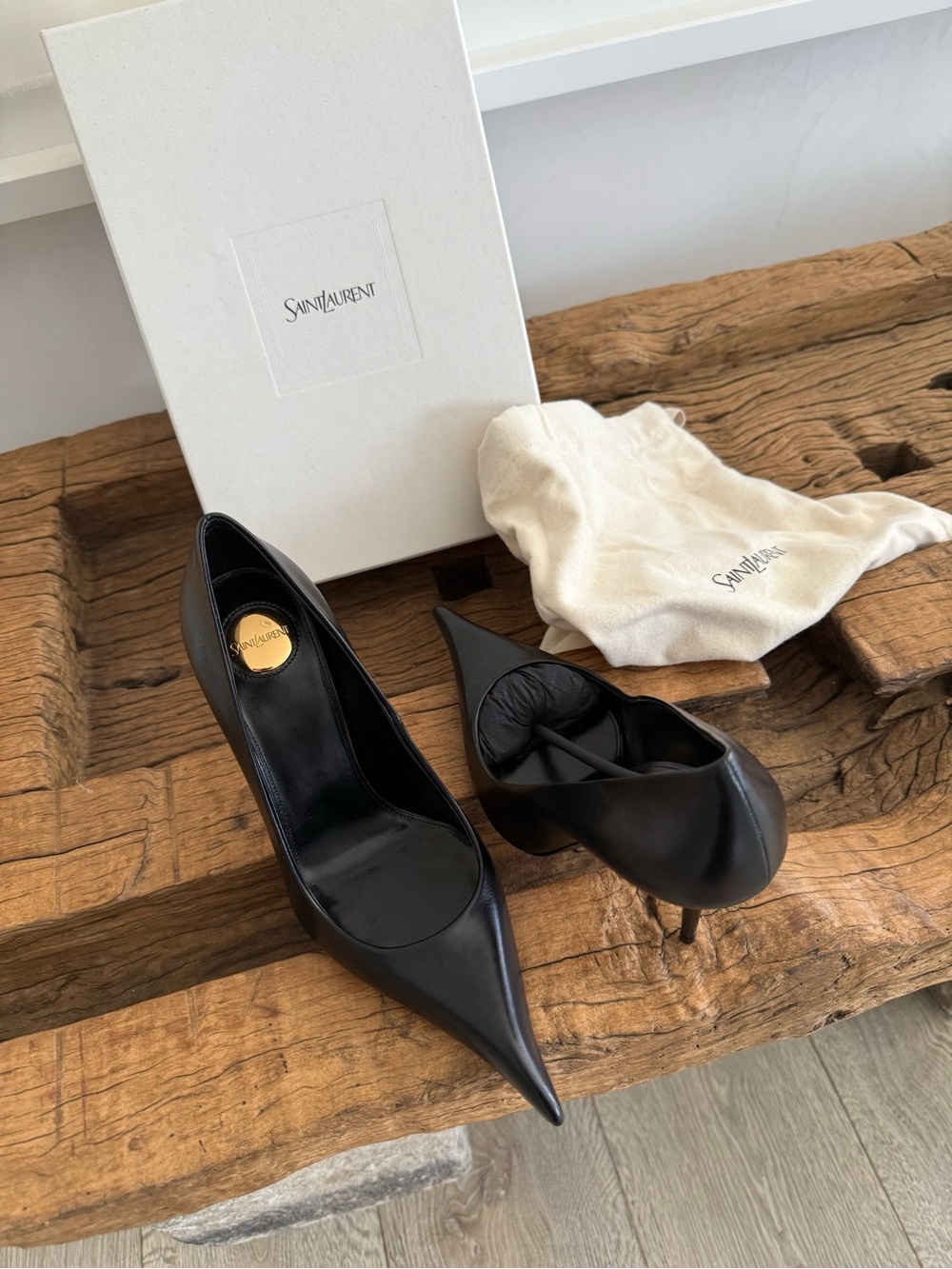 SAINT LAURENT Classic Women's Pointed Toe High Heel Pumps in Black - Picture 6 of 17